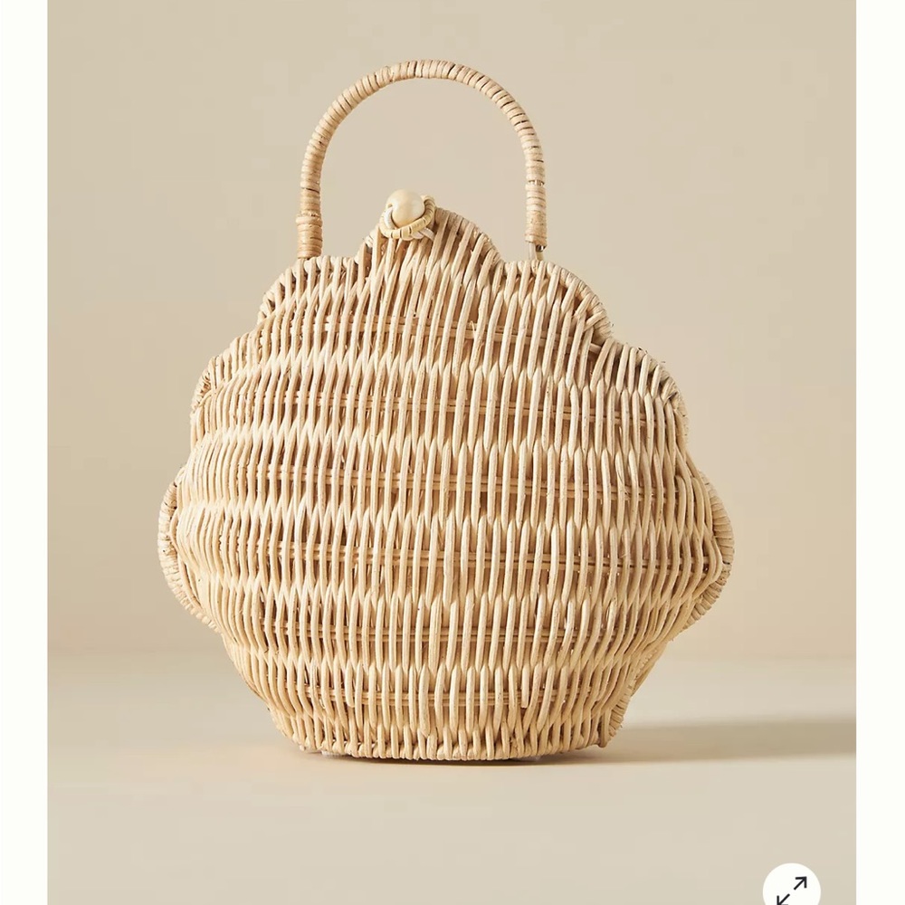 COPY - Rattan shell basket